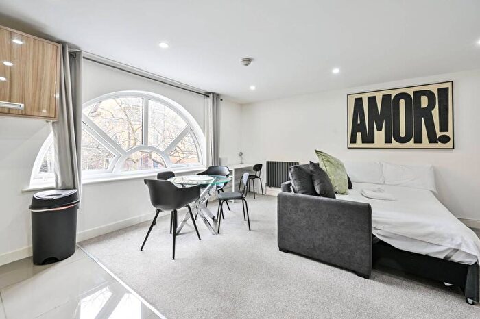 1 Bedroom Flat To Rent In Middleton Drive, Rotherhithe, London, SE16