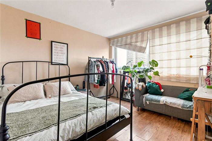1 Bedroom Apartment For Sale In Sidney Street, London, E1