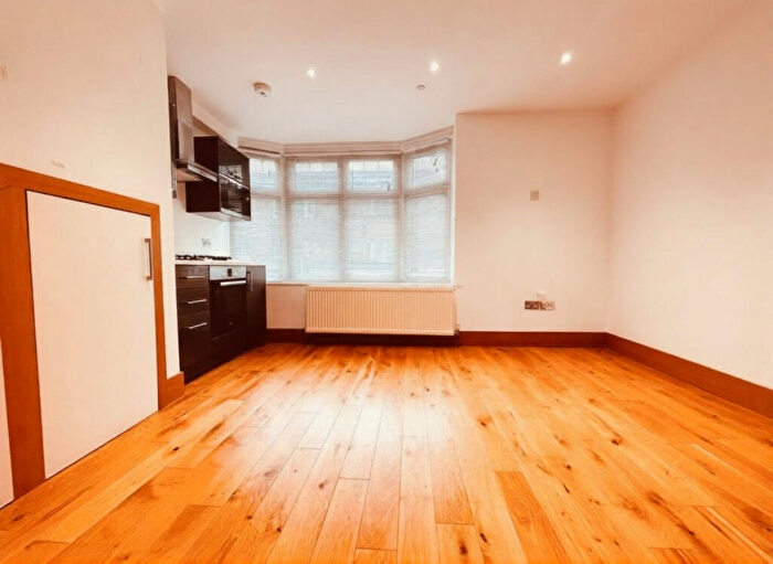 2 Bedroom Apartment To Rent In Selsdon Road, South Croydon, CR2