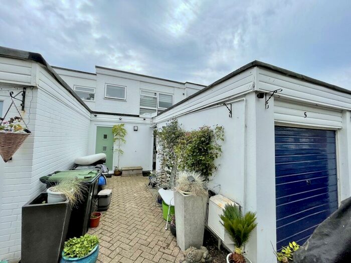 3 Bedroom Terraced House To Rent In Rushford Warren, Stanpit, Dorset., BH23