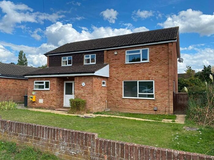 4 Bedroom Detached House To Rent In Green Tiles Lane, Denham Green, UB9