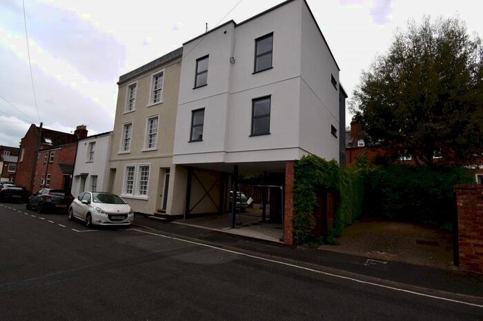 1 Bedroom Flat To Rent In Cross Street, Leamington Spa, CV32