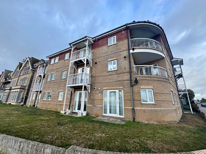 2 Bedroom Apartment For Sale In Vista Road, Clacton-On-Sea, CO15