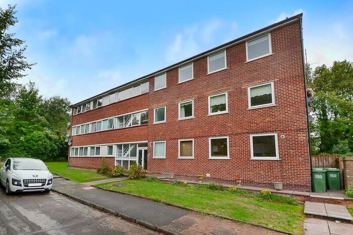 1 Bedroom Flat To Rent In Woodcroft Drive, BN21