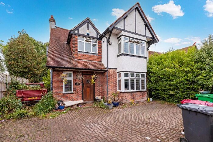 3 Bedroom Detached House For Sale In Burnham Lane, Slough, SL1