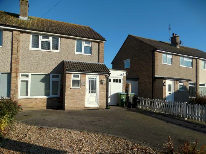 3 Bedroom House To Rent In Ambleside Close, Felpham, PO22