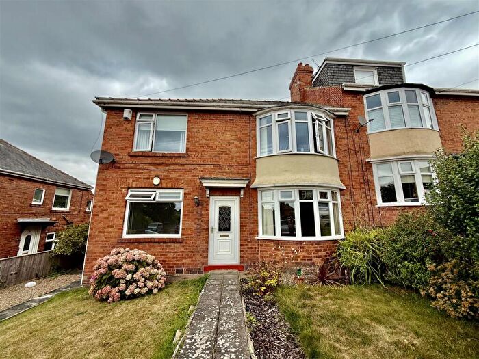2 Bedroom Flat To Rent In Evistones Road, Gateshead, NE9