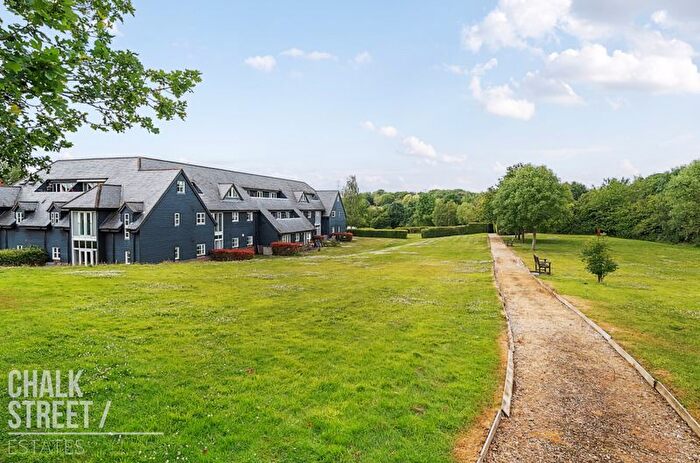 2 Bedroom Flat For Sale In Cornsland Close, Upminster, RM14