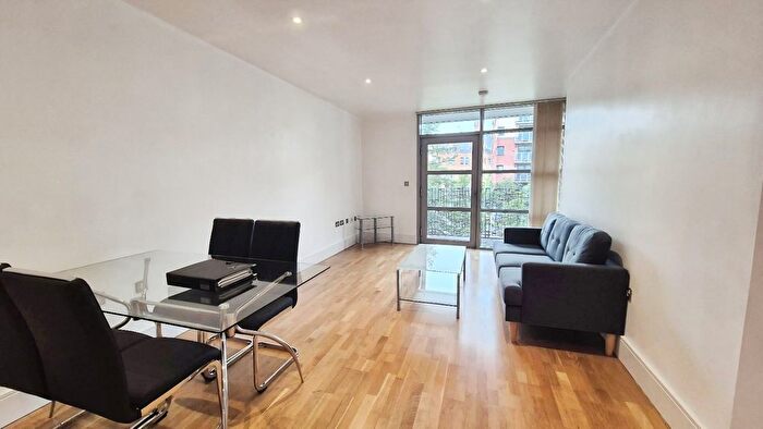 2 Bedroom Flat To Rent In The Lock Building, Whitworth Street West, Manchester, M1