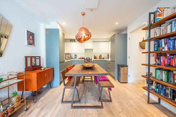 2 Bedroom Flat For Sale In Kempton Mews, East Ham, London, E6