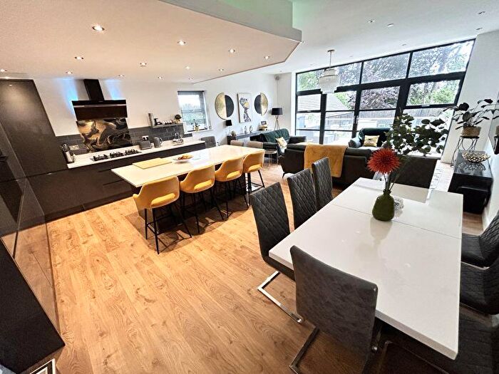 4 Bedroom Detached House For Sale In Queens Drive, Colwyn Bay, LL29