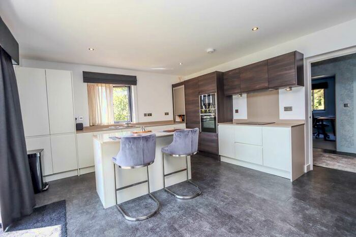 2 Bedroom Flat To Rent In Albert Road, Clevedon, BS21