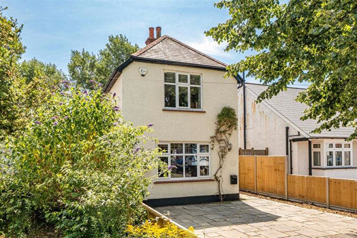 2 Bedroom Detached House For Sale In Chesterfield Road, West Ewell, KT19