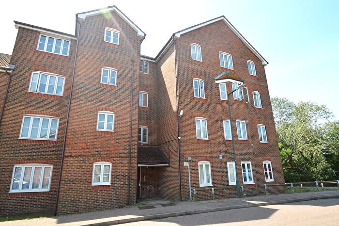 2 Bedroom Apartment For Sale In Redbourne Drive, London, SE28