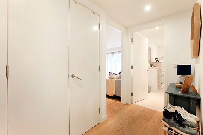 1 Bedroom Flat For Sale In Hardwicks Square, Wandsworth, SW18