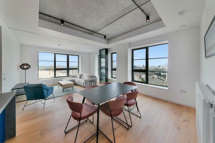 3 Bedroom Apartment To Rent In Douglass Tower, Goodluck Hope, London, E14