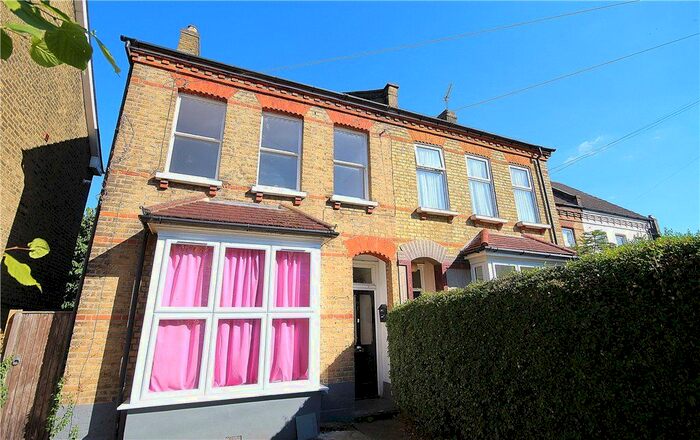 2 Bedroom Flat To Rent In Woodside Avenue, London, SE25