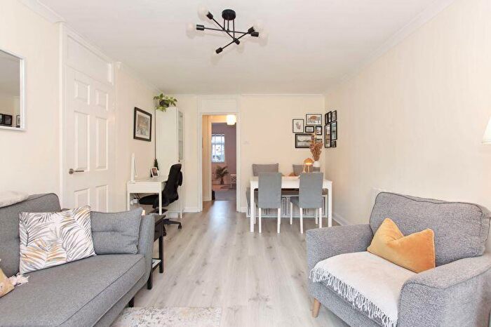 1 Bedroom Flat For Sale In Cuffley Court, Hemel Hempstead, HP2