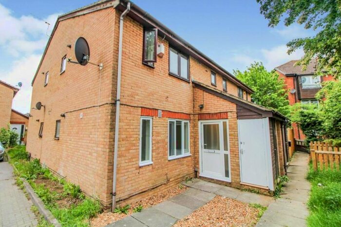 1 Bedroom Flat To Rent In Bader Gardens, Cippenham, Slough, SL1