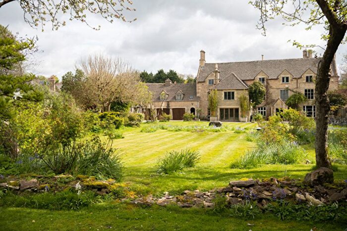 6 Bedroom Country House For Sale In Baunton, Cirencester, GL7