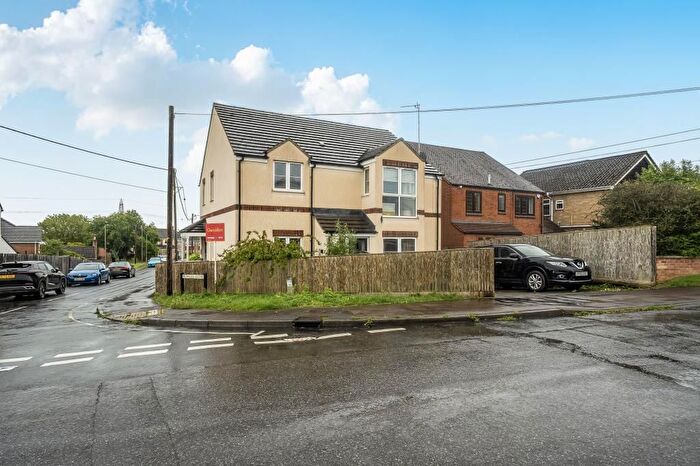 2 Bedroom Flat For Sale In Kennington, Oxford, OX1
