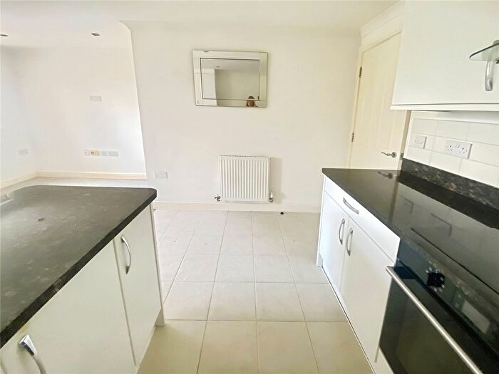 1 Bedroom Flat To Rent In Camp Hill Road, Nuneaton, Warwickshire, CV10