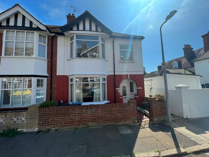 4 Bedroom Semi-Detached House To Rent In Queens Road, Ramsgate, CT11