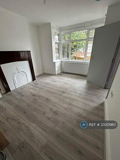 4 Bedroom Semi-Detached House To Rent In Mowbray Road, Cambridge, CB1