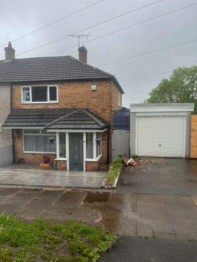 3 Bedroom Terraced House To Rent In Burrington Road, Quinton, Birmingham, B32