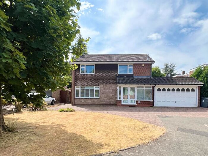 4 Bedroom Detached House For Sale In Hazeley Close, Harborne, Birmingham, B17
