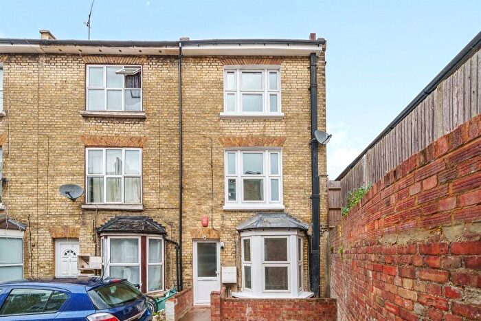 3 Bedroom End Of Terrace House To Rent In Princes Road, Ealing, W13