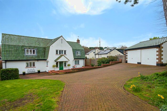 4 Bedroom Detached House For Sale In Clay Lane, Bushey, WD23