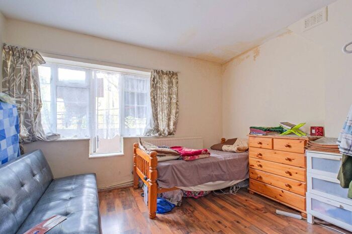 1 Bedroom Flat For Sale In Arbour House, Arbour Square, Stepney, London, E1