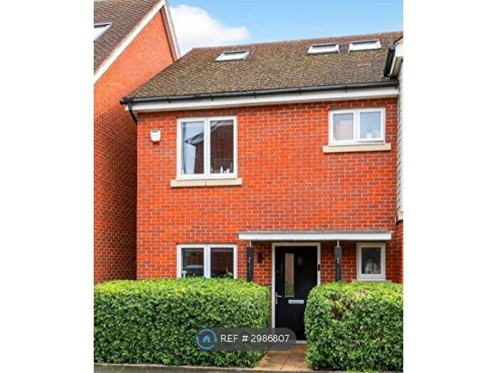 4 Bedroom Semi Detached House To Rent In Redwood Drive, Epsom, KT19