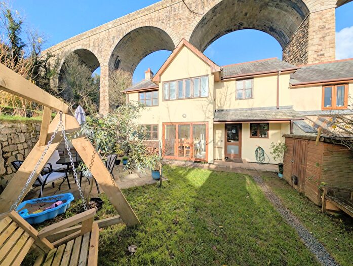 3 Bedroom Semi-Detached House For Sale In Brunel Close, Angarrack, Hayle, TR27