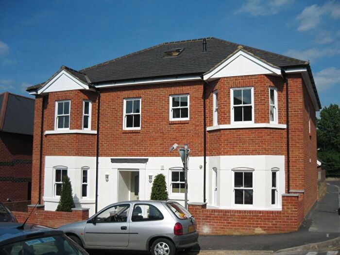 2 Bedroom Flat To Rent In Queens Gate, Upper Queen Street, Godalming, Surrey, GU7