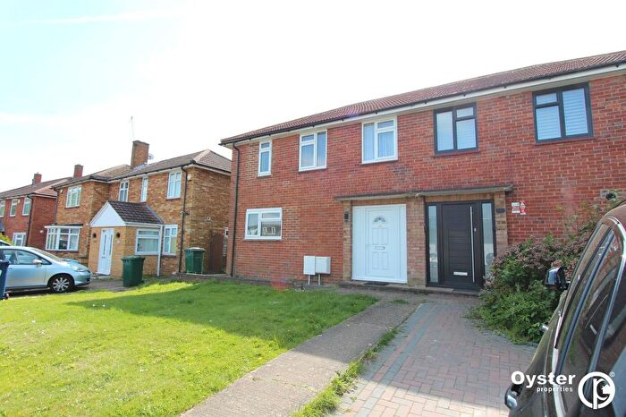 3 Bedroom Semi-Detached House For Sale In Green Lane, Edgware, HA8