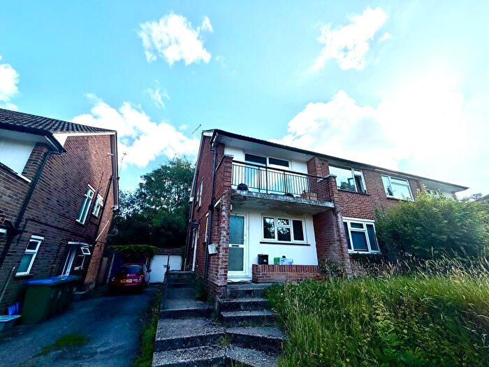 2 Bedroom Maisonette To Rent In Courtland Gardens, SO16