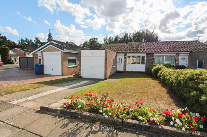 2 Bedroom Semi-Detached Bungalow For Sale In Roxby Close, Bessacarr, Doncaster, DN4