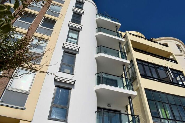 2 Bedroom Flat To Rent In West Pier House, Kings Road, Brighton, BN1
