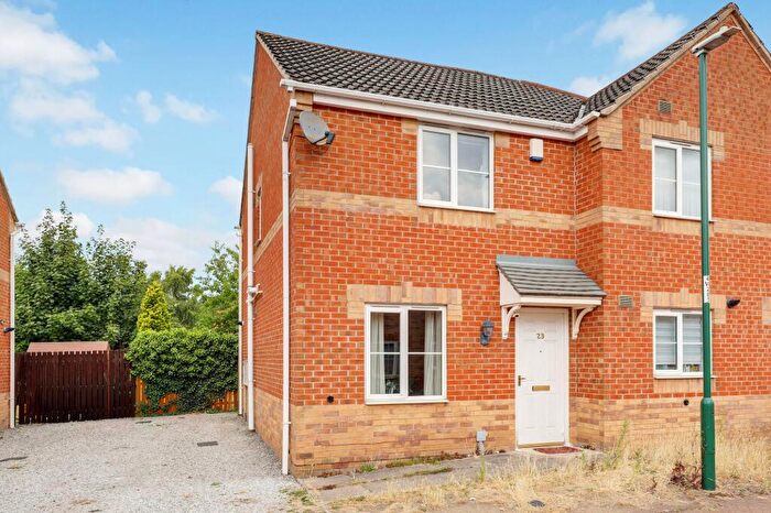2 Bedroom Semi Detached House For Sale In Weave Close, Nottingham, NG6
