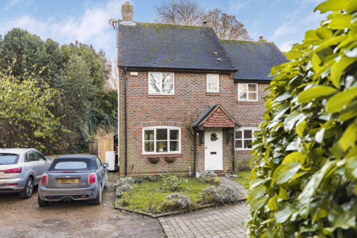 2 Bedroom Semi-Detached House For Sale In Wingfield Close, Ewelme, OX10