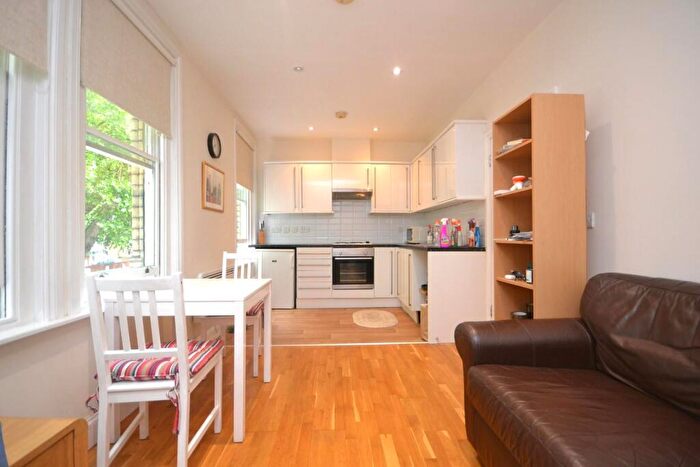 1 Bedroom Apartment To Rent In London Road, Reading, RG1