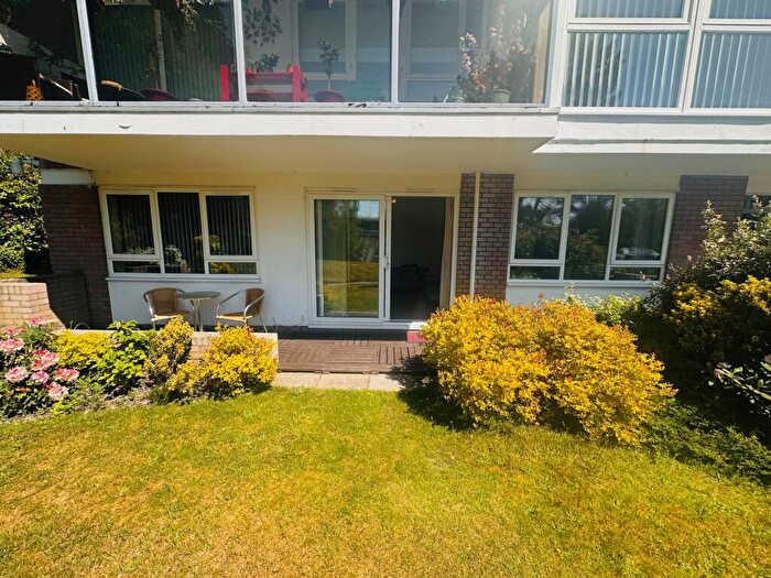 2 Bedroom Flat To Rent In Branksome Wood Road, Bournemouth, BH2