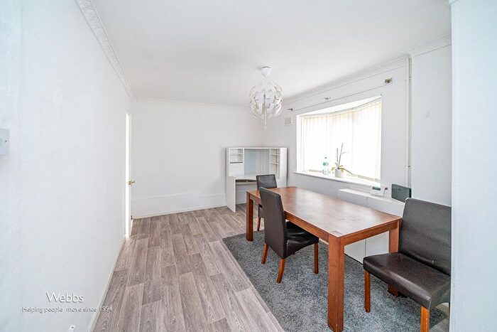 3 Bedroom Terraced House For Sale In Hadley Way, Walsall, WS2