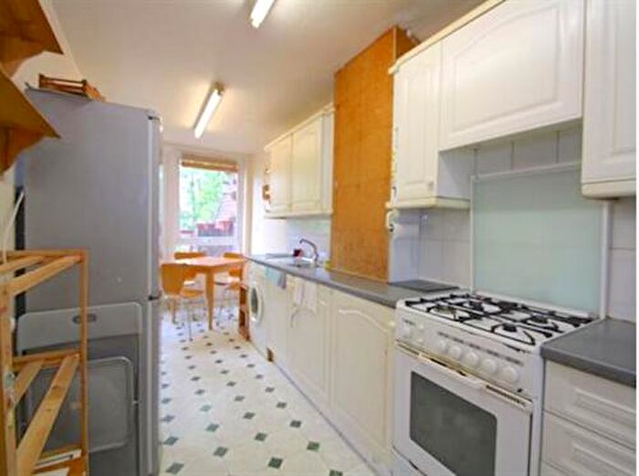 3 Bedroom Maisonette To Rent In Reedham Close, N17