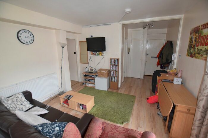 4 Bedroom Flat To Rent In Castlecombe Drive, London, SW19