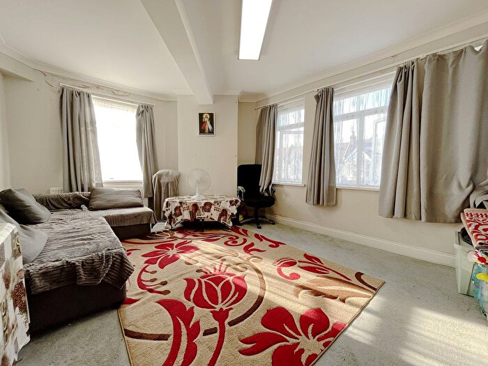 1 Bedroom Flat To Rent In Spring Grove Road, Hounslow, TW3