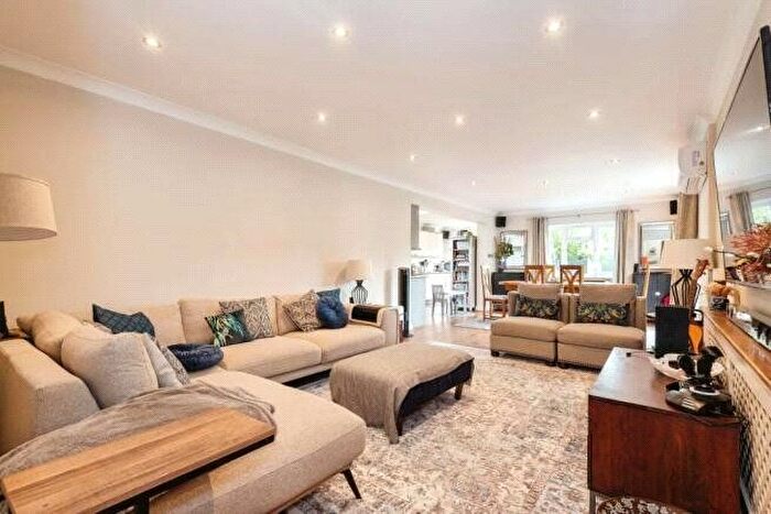 4 Bedroom Detached House For Sale In Heathside, Esher, Surrey, KT10