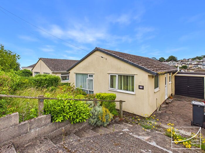 2 Bedroom Detached Bungalow For Sale In Ailescombe Drive, Paignton, TQ3